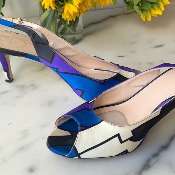 Emilio Pucci Satin Slingback Sandals 40 run large - Picture 7 of 8